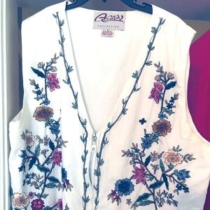 Women's white cotton vest, botanicals